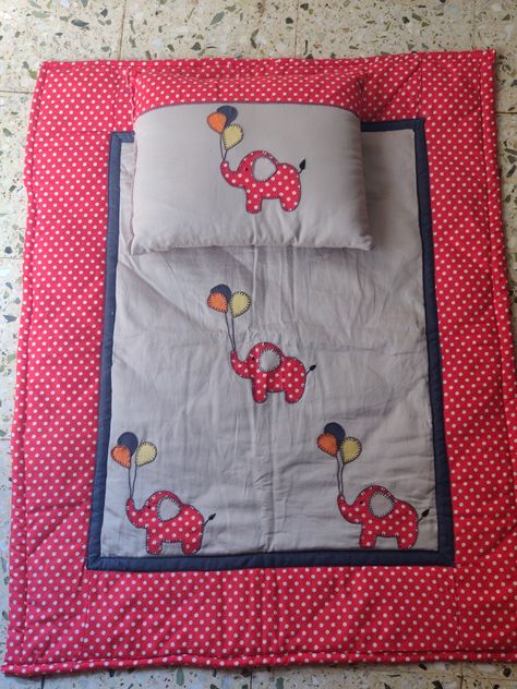 Kurti Styling, Newborn Baby Bedding, Baby Sheets, Diy Bebe, Handmade Baby Quilts, Baby Quilt Patterns, Diy Bags Patterns, Sewing Crafts Tutorials