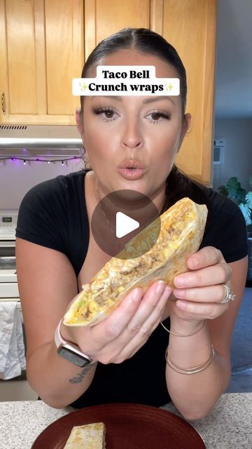 Malinda Rocha on Instagram: "There is no skimping in THESE crunch wraps!🤌🏼

#tacobell #crunchwrap #crunchwrapsupreme #sahm #momblogger" Tacobell Crunchwrap, Crunch Wrap, Hamburger Recipes, Taco Bell, Wrap Recipes, Taco Tuesday, 1k Views, Tex Mex, Mom Blogger