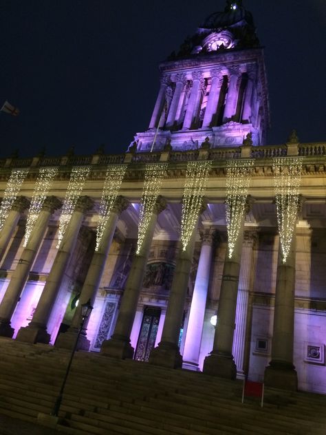 Leeds Town Hall, Leeds Town Hall, Leeds, Travel