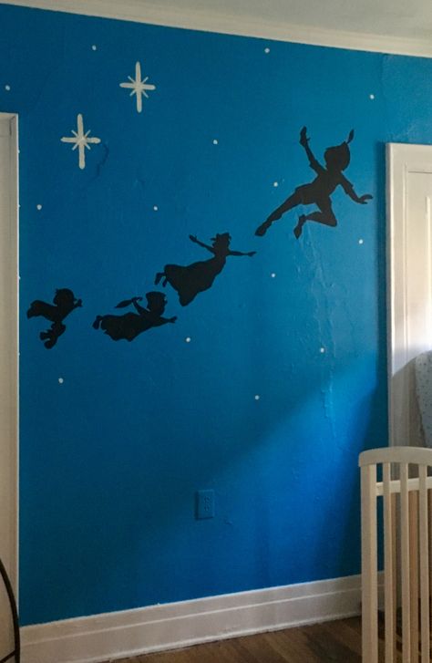 Other wall in my Peter Pan nursery... flying off to Neverland. Peter Pan Hallway Decorations, Peter Pan Themed Bedroom, Peter Pan Wall Art, Peter Pan Mural, Neverland Room Decor, Neverland Bedroom, Peter Pan Nursery Boy, Peter Pan Themed Nursery, Peter Pan Nursery Ideas