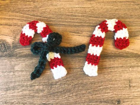 Two crochet candy canes facing out from each other, one with green bow. Crochet Candy Cane, Football Crochet, Crochet Christmas Lights, Christmas Applique Patterns, Crochet Butterflies, Crochet Candy, Christmas Crochet Patterns Free, Crochet Gloves Pattern, Crochet Christmas Gifts