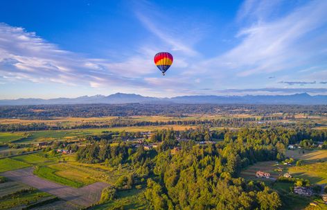 15 Best Things to Do in Snohomish, WA Washington Things To Do, Skagit Valley Tulip Festival, Things To Do In Seattle, Snohomish Washington, Indoor Skydiving, Lake Union, Seattle Art, Cascade Mountains, Air Balloon Rides