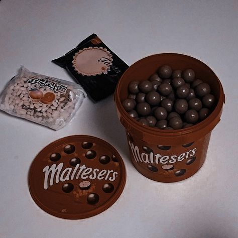 Maltesers Chocolate, Chocolate Aesthetic, Tart, Card Holder, Place Card Holders, Yummy Food, Pins