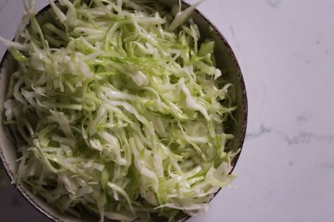 Simple Serbian cabbage salad - My Balkan Kitchen Croatian Cabbage Salad, Balkan Salad, Serbian Salad, Serbian Food, Sour Cabbage, Small Cabbage, Serbian Recipes, Vegetarian Cabbage, Lamb Roast