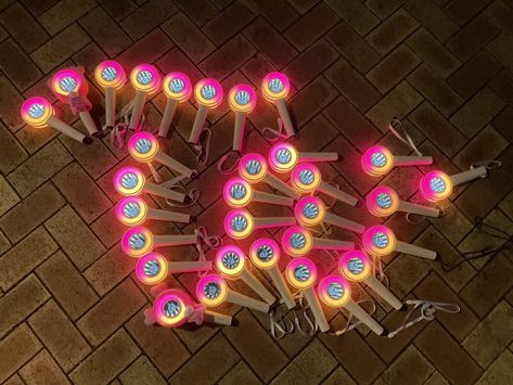 Twice Candybong, Kpop Lightsticks, Itzy Wallpaper, Bts Twice, Twice Once, Nintendo 3ds, One In A Million, Jaguar, K Pop