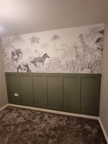 Safari Nursery With Panelling, Minimalistic Wallpaper, Nursery Jungle, Monochrome Bedroom, Safari Wallpaper, Wallpaper Nursery, Jungle Nursery, Safari Jungle, Jungle Wallpaper