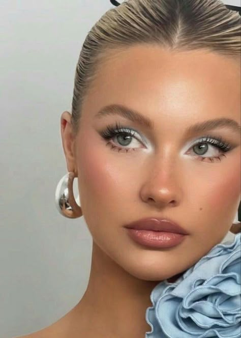 Colourful Glam Makeup, White Rabbit Eye Makeup, Hoco Blue Makeup Looks, Pink Blue Makeup Looks, Dusty Blue Makeup Look Wedding, Make Up Ideas Blue Eyes, Light Blue Make Up Looks, Wedding Makeup Inspo Blue Eyes, Light Blue Makeup Looks For Brown Eyes