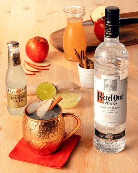 Ketel One Vodka Apple Cinnamon Mule Cinnamon Vodka, Cinnamon Cocktail, Ginger Beer Cocktail, Vodka Recipes Drinks, Ketel One Vodka, Vodka Lime, Ketel One, Vodka Recipes, Vodka Cocktails