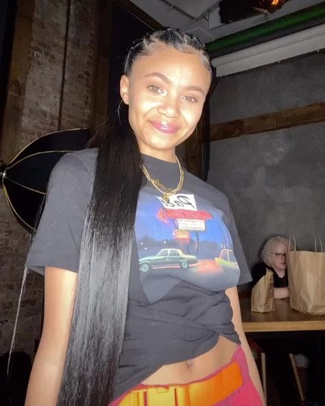 🌉👑 Brooklyn Queen on Instagram: “WHAT GRADE YALL IN ?? [lmk below] 🥰💙 #viral #explore #tiktok #brooklynqueen @tiktok” Brooklyn Queen, Weave Ponytail, Queen Hair, Female Rappers, Hair Goals, Rappers, Brooklyn, Saree, Queen