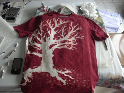 Bleach Dye Clothes, Bleach Dye Shirts Design, Bleach Dye Ideas, Bleach Clothing Art, Bleach Dye Designs, Bleached Shirt Ideas, Bleach Shirt Design, Bleach Art Shirts, Bleach Painting