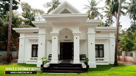 Today we come up with a new single floor home tour. It is a beautiful single storey home design with outstanding interior and exterior. Single Storey House Elevation, Single Storey House, Single Floor House Design, Simple Ceiling Design, One Storey House, Classical House, Bedroom Interior Design Luxury, Sit Out, Storey Homes