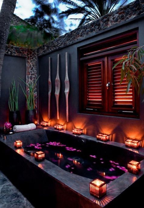 Drømme Bad, Romantic Bathrooms, Spa Inspired Bathroom, Interior Shutters, Outdoor Bath, Spa Inspiration, Dream Bathrooms, Gothic House, Home Spa