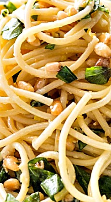 Cook's Illustrated Garlicky Spaghetti with Lemon and Pine Nuts ❊ Garlicky Spaghetti, Healthy Recipes For College Students, Pine Nuts Pasta, Weekend Recipe, Pine Nut Recipes, Recipes For College Students, Broccoli Pesto, Butter Pasta, Low Carb Meal Plan