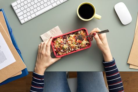 20  Surprising Ways to Instantly Upgrade Your Work Lunch — Tips from The Kitchn Desk Lunch, Chili Bar, Butter Mints, Easy Lunch Boxes, Filled Pasta, Picnic Lunches, Office Lunch, Make Ahead Lunches, Vegetarian Lunch