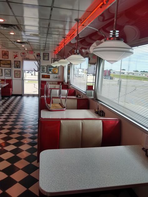 1960s Diner, 70s Restaurant Aesthetic, Old School Diner Aesthetic, Small Diner Aesthetic, 90s Diner Aesthetic, 50s Restaurant Aesthetic, Diner Interior Design, 80s Diner Aesthetic, 50s Restaurant