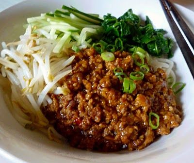 Shanghai Noodles, Learn Cooking, Pork Sauce, Pork Noodles, Chinese Foods, Asian Recipe, Taiwan Food, Taiwanese Food, Asian Noodles