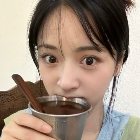 Chinese Icon, Shen Yue, Cinematic Photography, Icon Pfp, Chinese Actress, Low Quality, Aesthetic Hair, Y2k Grunge, Lee Know