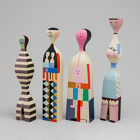 Alexander Girard Dolls, Girard Wooden Dolls, Alexander Girard, Vitra Design Museum, Wooden Figures, Vitra Design, Sculptures Céramiques, Wooden Doll, Wooden Gift Boxes