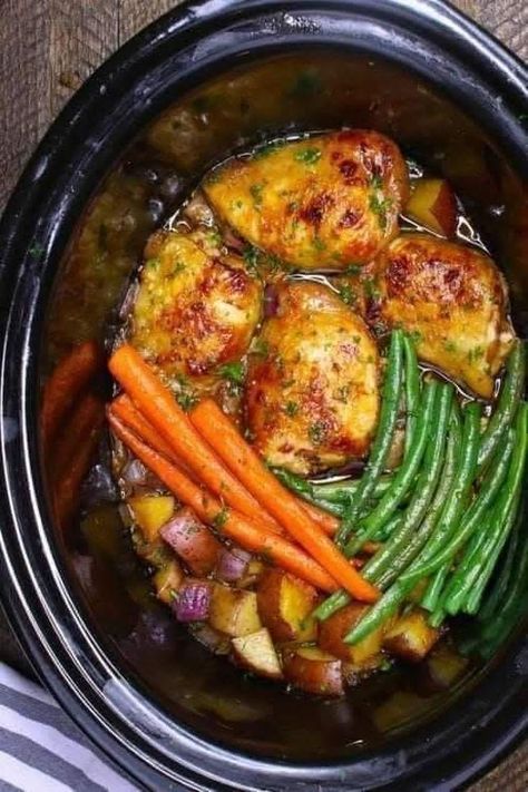 Stanley Tucci Recipes 🌭🥩 | Slow Cooker Honey Garlic Chicken | Facebook Chicken Breast Instant Pot, Chicken Breast In Air Fryer, Slow Cooker Chicken Thighs, Crockpot Recipes Healthy, Crock Pot Dinners, Chicken Slow Cooker, Recipe Art, Chicken For Dinner, Garlic Chicken Recipes