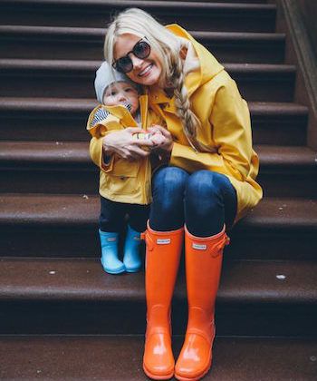 Rainy Day Indoor Play: 10 Activities to Keep the Kids Entertained at Home Moms Goals, Barefoot Blonde, Mom Day, Photography Family, Rainy Day Outfit, Future Baby, Mom Style, Hunter Boots, Baby Love