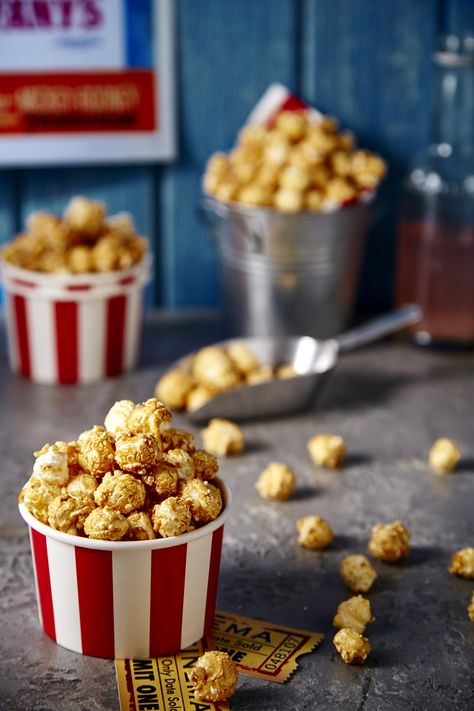 Equator Photography | Caramel Popcorn. Photographer- Emma Prothero. Popcorn Photoshoot Ideas, Popcorn Photography Ideas, Popcorn Photoshoot, Popcorns Aesthetics, Popcorn Pictures, Popcorn Food Photography, Popcorn Candle, Snack Photography, Popcorn Photo