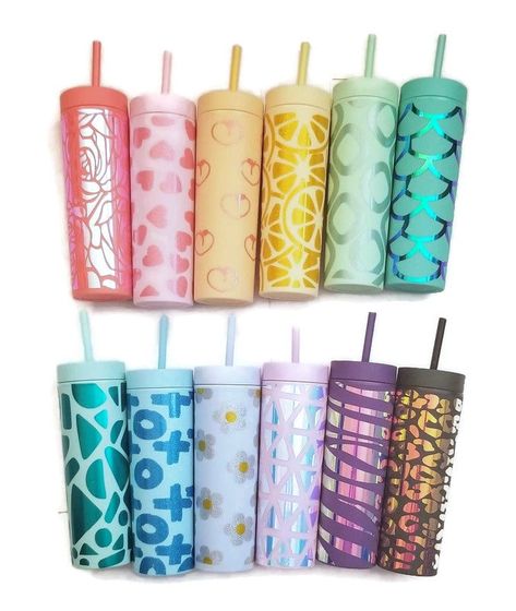 Plastic Tumbler Vinyl Ideas, Tumbler Room, Pastel Tumbler, Vinyl Mugs, Positive Negative Space, Vinyl Tumblers, Cup Designs, Cup Ideas, Tumbler Cups Diy