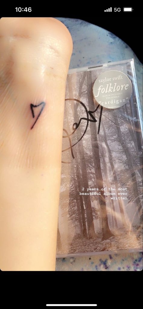 Taylor Swift Handwriting Tattoo, Taylor Swift Tattoo Ideas Small Fearless, Taylor Swift Tattoo Ideas Small Red, Taylor Swift Heart Tattoo, Taylor Swift Eras Tattoo, Taylor Swift Tattoo Ideas Small Folklore, Taylor Swift Signature, Taylor Swift Tattoo Ideas Small Reputation, Minimalist Taylor Swift Tattoo