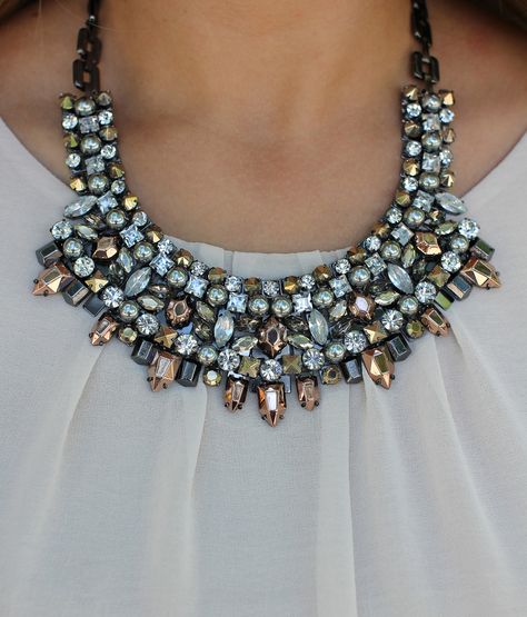 Must have! Stella & Dot Statement Necklace | Kahlo Bib | Bring on the holiday parties! Mix Match Fashion, Stella And Dot Jewelry, Stella Dot Style, Go For It, Lovely Jewellery, Stella And Dot, Work From Home, Jewelry Party, Mix Match