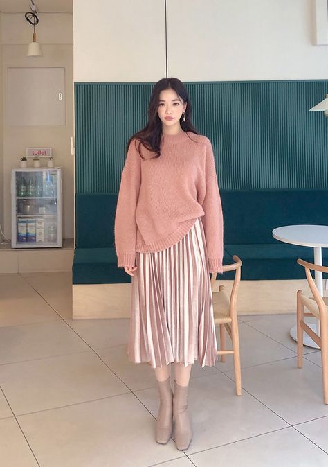 Love Me Tender Round Neck Knit Sweater - CHUU🤍KFashion Brand | Worldwide express shipping Love Me Tender, Look Rose, Modesty Outfits, Modesty Fashion, Korean Fashion Trends, Asian Outfits, Simple Trendy Outfits, Skirt Outfit, Korea Fashion