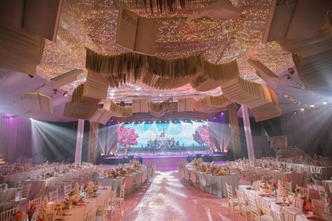 Saki��’s Birthday Party Looks Like a Fairytale Dream Come True! | https://babyandbreakfast.ph/2019/12/30/sakis-birthday-party-looks-like-a-fairytale-dream-come-true/ Debut Motif, 18th Debut Ideas, Debut Decorations, Filipino Debut, 18th Debut, Luxury Birthday Party, Birthday Venues, Debut Ideas, Birthday Party Venues