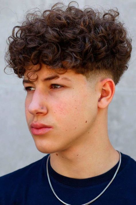 Types Of Perms Men, Ikal Hairstyle, Best Hair Cuts For Curly Hair, Curly Haircut Men, Thick Curly Haircuts, Frizzy Hair Men, Mens Curly Hairstyles, Tapper Fade, Curly Quiff