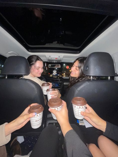 Friends In Car Snap, Car Drive With Friends, Teen Driving Aesthetic, Road Trip Bag, Friends Group Photo, Travel Instagram Ideas, Natural Eye Makeup Tutorial, Friendship Photoshoot, Late Night Drives