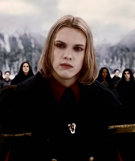 Twilight Caius, Caius Twilight, Cauis Volturi, Marcus Volturi, Volturi Aesthetic, Twilight Volturi, Caius Volturi, Twilight Story, Jamie Campbell Bower Twilight