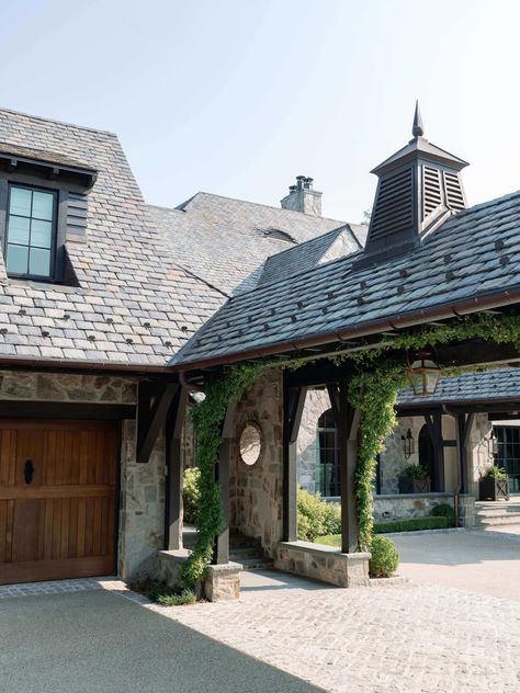 The Water Wheel Manor | Jonathan Miller Architecture & Design Old Farmhouse Remodel, Barn Extension, Gambrel Exterior, Golf House, Field House, Stone Ideas, Hampton House, Porte Cochere, Farmhouse Remodel