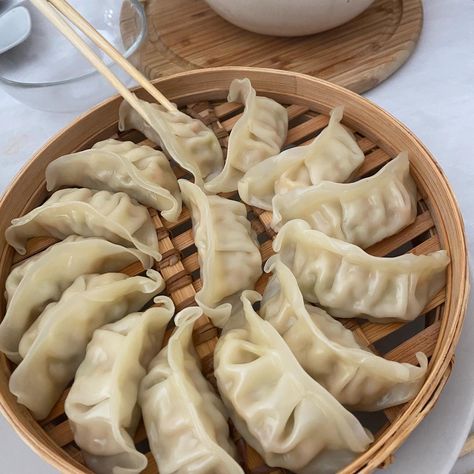 Dumplings Aesthetic, Yummy Comfort Food, Best Food Ever, Homemade Snacks, Food Obsession, Pretty Food, Food Cravings, I Love Food, Cute Food