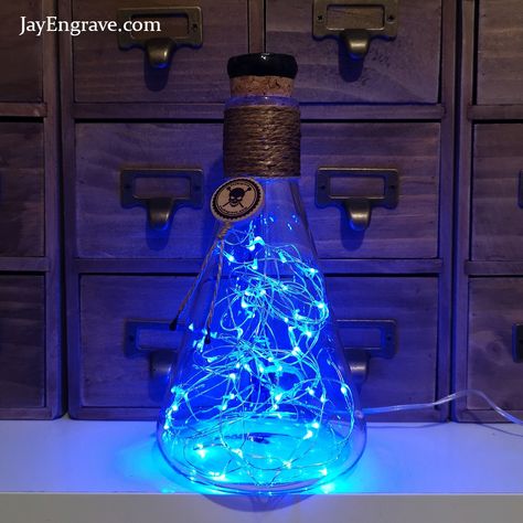 500ml Erlenmeyer Conical Flask Lamp by JayEngrave  | Upcycled Bottle Lamps | JayEngrave Conical Flask Decor, Beaker Decor, Flask Lamp, Flask Chemistry, College Apartment Ideas, Conical Flask, Christmas Presents Ideas, Erlenmeyer Flask, Bottle Lamps