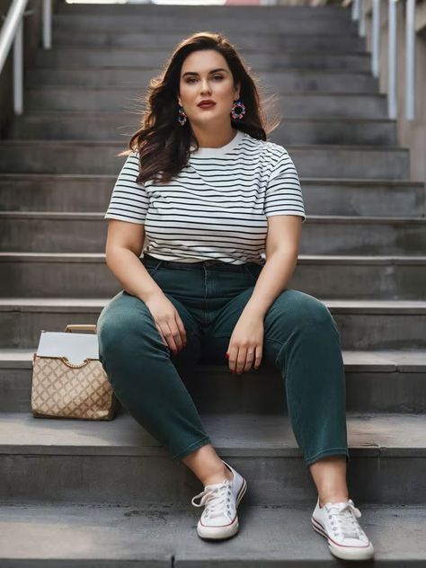 Plus Size Comfortable Outfits, Plus Size Capsule Wardrobe, Outfits For Curvy Women, Curvy Petite Outfit, Big Size Fashion, Curvy Casual Outfits, Turtleneck Midi Dress, Inexpensive Clothes, Plus Size Fashion Tips