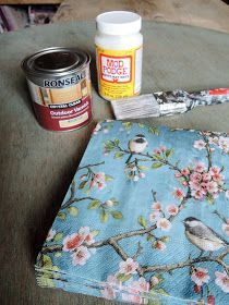 A handmade cottage: Floral  faded wood tutorial - using napkins! (plus how to make a fire-pit table) Mod Podge Crafts, Napkin Decoupage, Decoupage Diy, Decoupage Furniture, Fire Pit Table, Mod Podge, Redo Furniture, Upcycled Furniture, Refinishing Furniture