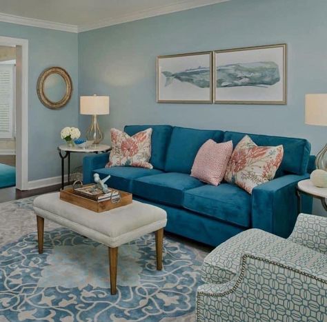 Teal Blue Living Room Ideas, Living Room With Teal Sofa, Teal Sofa Living Room Decor, Blue Sofa Living Room Color Combinations, Living Room Decor Blue Sofa, Teal Blue Living Room, Teal Couch Living Room, Teal Sofa Living Room, Teal Living Room