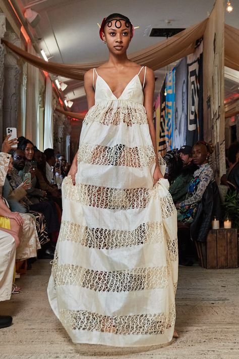 Raw Silk Dress, Best Of Fashion Week, Fall 2023 Ready To Wear, 2023 Ready To Wear Collection, 2023 Ready To Wear, Panel Dress, Runway Looks, Fall 2023, Fashion Show Collection