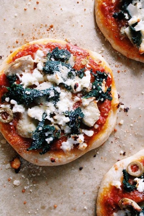 Mini Sourdough Pizzas, Sourdough Crust, Marinated Artichokes, Sourdough Pizza Dough, Sourdough Pizza Crust, Pizza Topping, Flat Breads, Wood Burning Oven, Spinach Feta