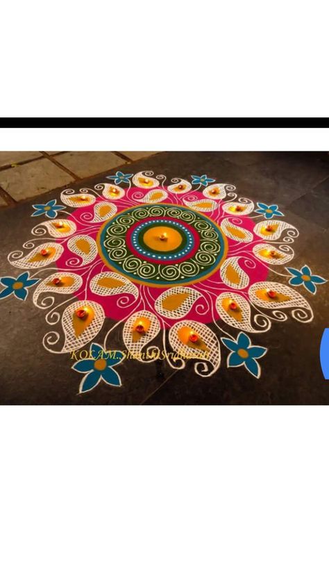 Diwali Rangoli Designs Unique, Diwali Rangoli Designs, Rangoli Designs Photos, Big Rangoli, Colorful Rangoli, New Rangoli Designs, Big Rangoli Designs, Small Rangoli, Small Rangoli Design