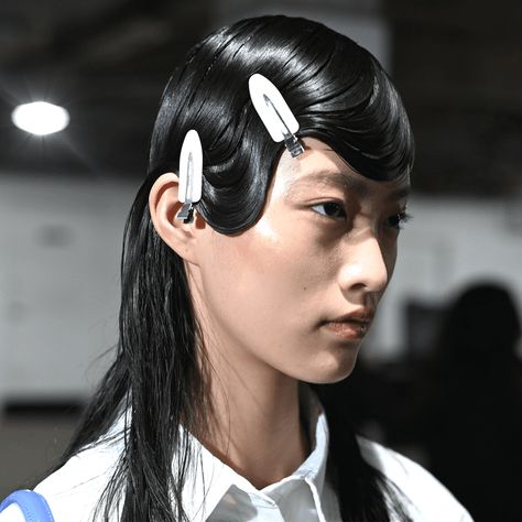 The Biggest Beauty Trends From New York Fashion Week Spring/Summer 2024 New York Fashion Week Hair, Runway Hair Trends 2024, Hairstyle Trends 2024, Hairstyles Editorial, Fashion Week Hairstyles, Fashion Week Hair, Fashion Week 2024, Runway Hair, Ballet Beauty