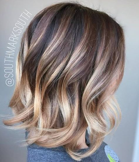 dark brown bob with blonde balayage Tmavý Blond, Wavy Bob Long, Blonde Ombre Balayage, Makeup Tip, Blond Balayage, Wavy Bob Hairstyles, Ombre Hair Color, Brown Hair With Highlights, Hair Color Balayage