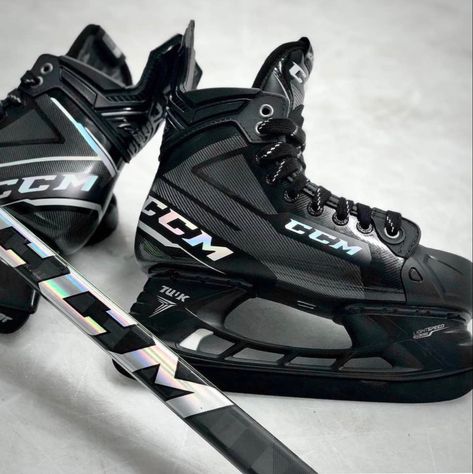 Hockey Aesthetic, Ice Hockey Sticks, Hockey Shoes, Hockey Decor, Skate Aesthetic, Hockey Skates, Hockey Pictures, Hockey Gear, Hockey Logos