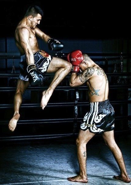 Boxe Thai, Kyokushin Karate, Ufc Fighters, Mma Boxing, Martial Arts Workout, Martial Artists, Wing Chun, Mma Fighters, Naha