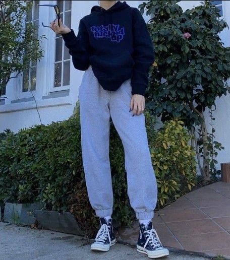 Sweatpants Outfit Aesthetic, Sweatpants Outfits Winter, Outfit Ideas Sweatpants, Hoodie And Sweatpants Outfit, Casual Outfits Aesthetic, Cute Sweatpants Outfit, Sweatpants Outfits, Filmy Vintage, Sweats Outfit