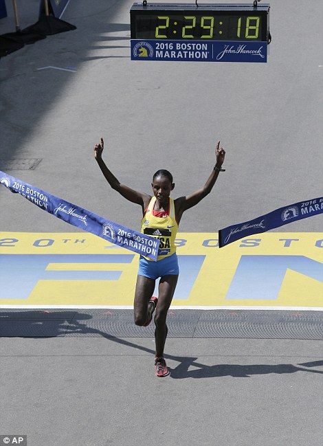 Atsede Baysa... Boston Marathon winner 2016 Post Run, Berlin Marathon, New York Marathon, State Posters, Sportswear Design, The Marathon, Runners High, Boston Marathon, Marathon Runners