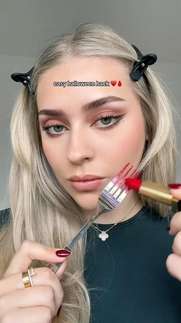 Halloween Makeup Last Minute, Halloween Makeup Diy Easy, Halloween Makeup Hacks, Maquillage Halloween Simple, Halloween Makeup Tutorial Easy, Halloweenský Makeup, Easy Halloween Makeup, Make Up Halloween, Cute Halloween Makeup