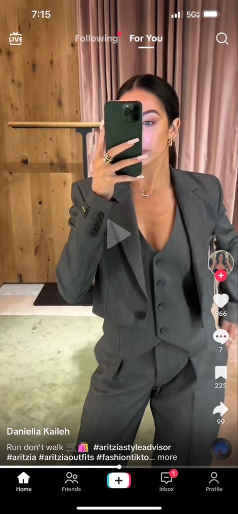 Aritzia Style Advisor, Aritzia Agency Blazer, Aritzia Angie Skirt, Aritzia Flared Jumpsuit, Aritzia Tna Jumpsuit, Aritzia Style, Work Outfits, Work Outfit, Spring Outfits